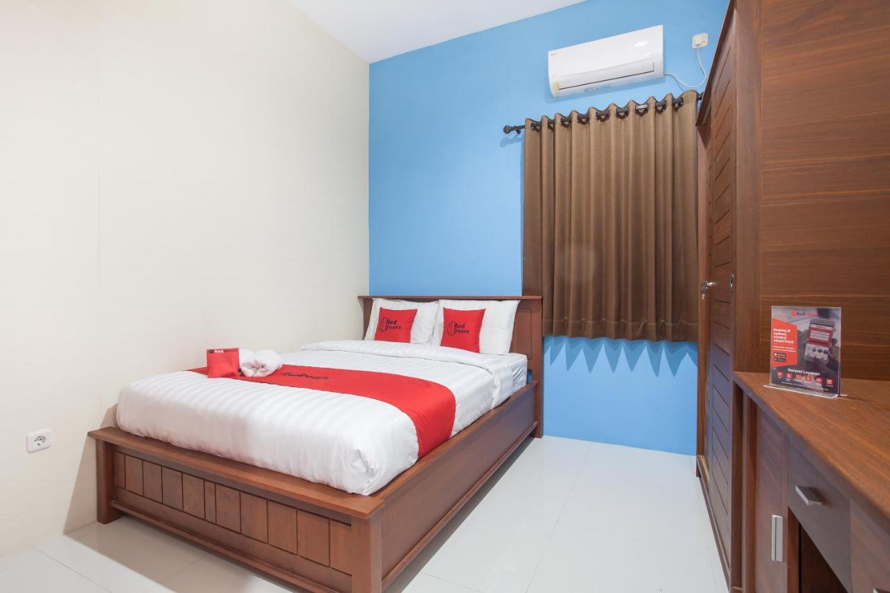 Reddoorz Near Universitas Wijaya Kusuma Surabaya Luaran gambar