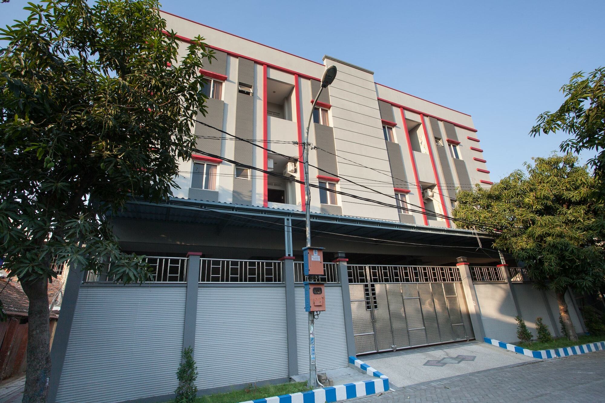 Reddoorz Near Universitas Wijaya Kusuma Surabaya Luaran gambar